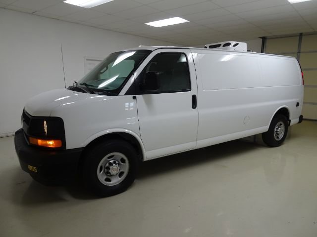 Used 2017 Chevrolet Express 2500 Extended image 3