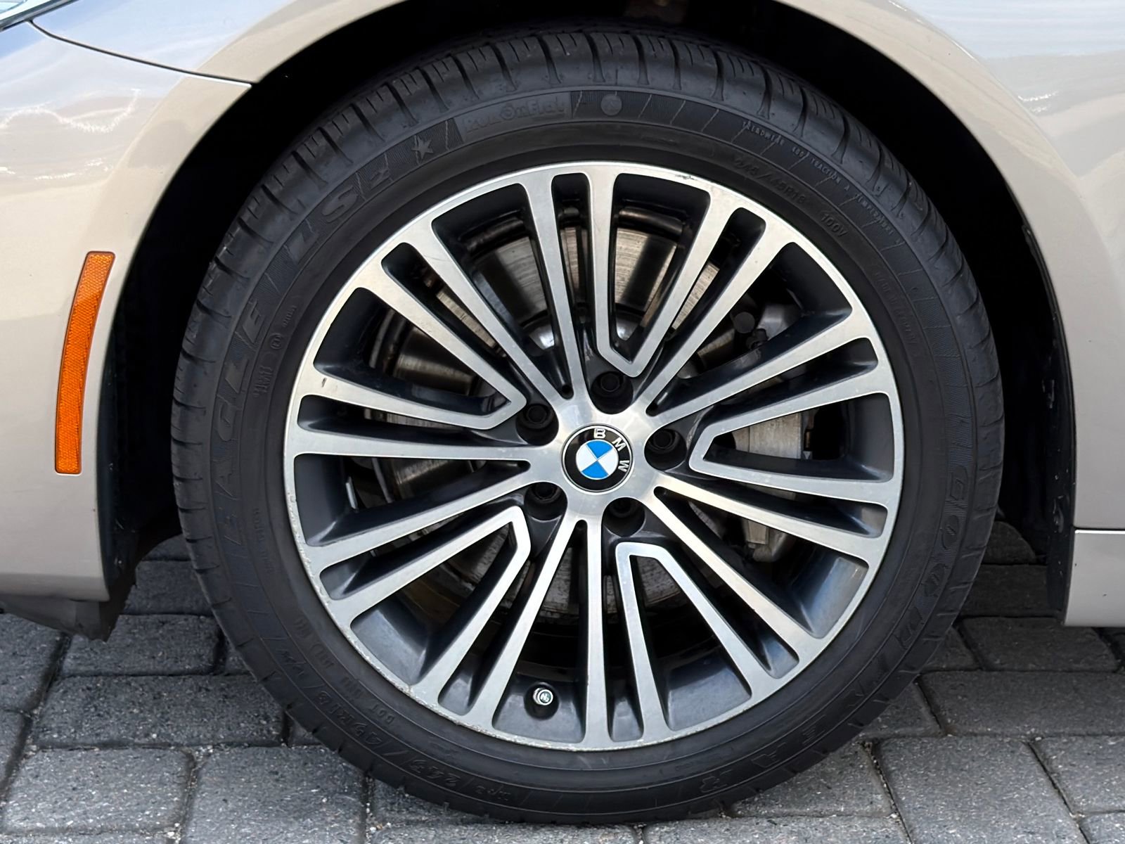 Used 2019 BMW 530i w/ Executive Package image 13