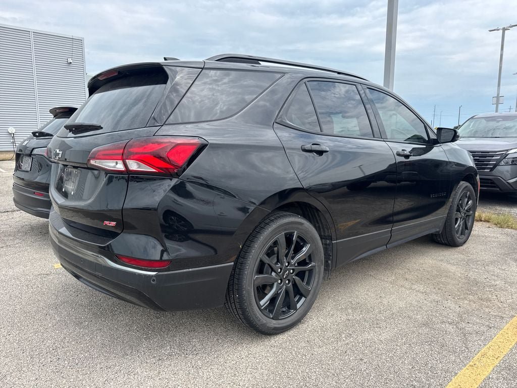 Used 2023 Chevrolet Equinox RS w/ RS Leather Package FWD image 4