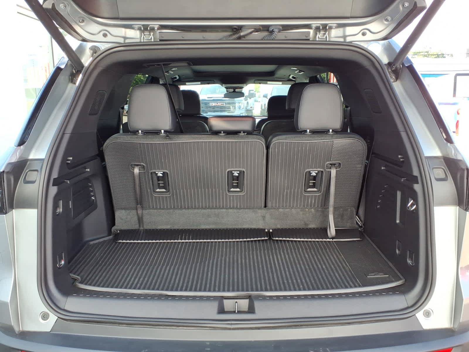 Used 2026 Chevrolet Traverse Z71 w/ LPO, Floor Liner Package AWD/4WD image 20