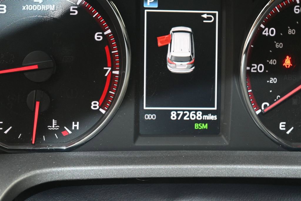 Used 2017 Toyota RAV4 SE FWD image 10
