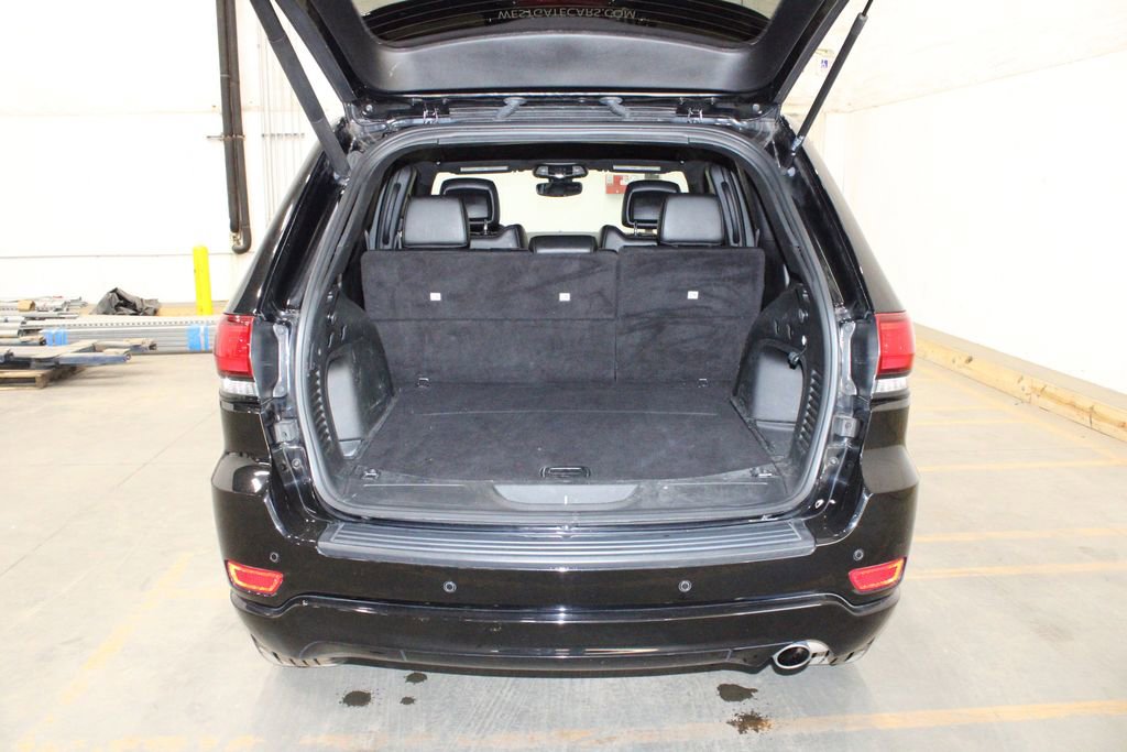 Used 2022 Jeep Grand Cherokee Laredo X image 14