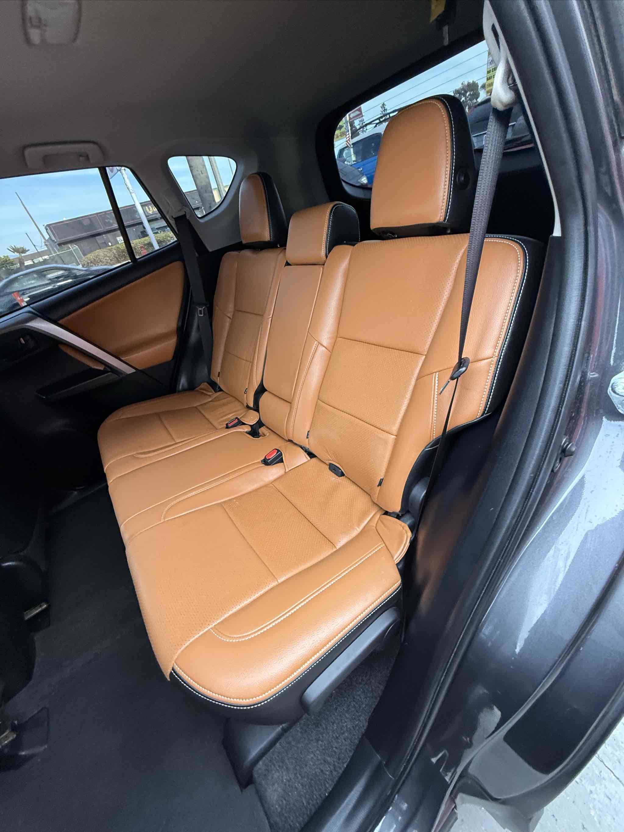 Used 2017 Toyota RAV4 LE image 75