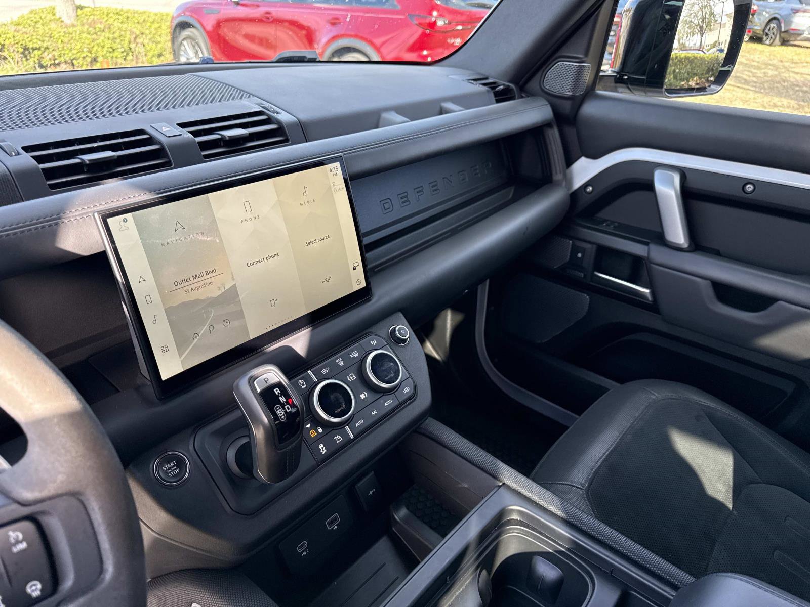 Used 2023 Land Rover Defender 110 V8 image 24