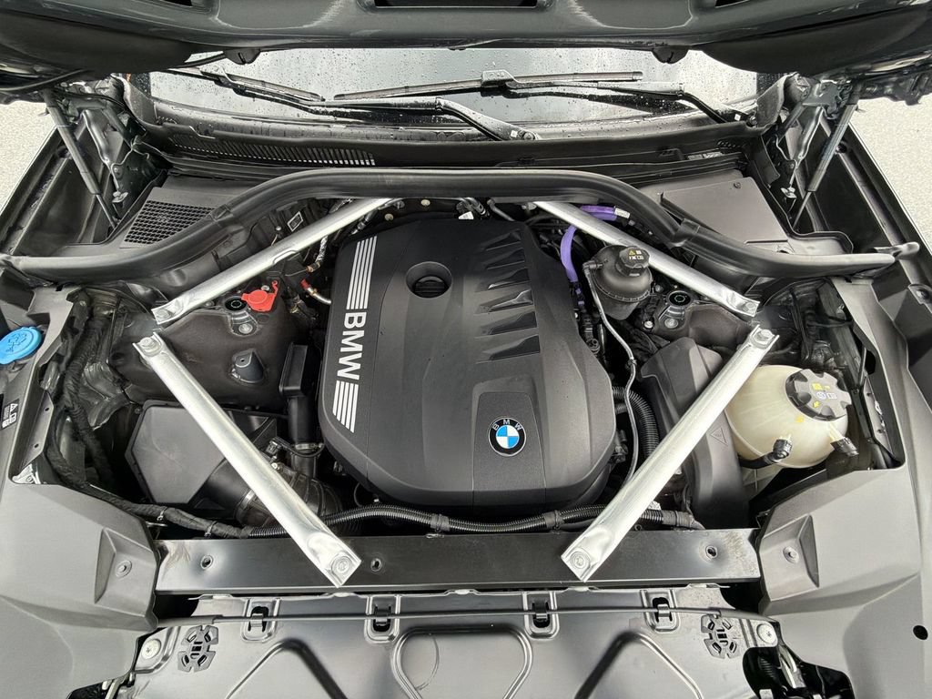 Used 2024 BMW X7 xDrive40i w/ M Sport Package AWD/4WD image 17