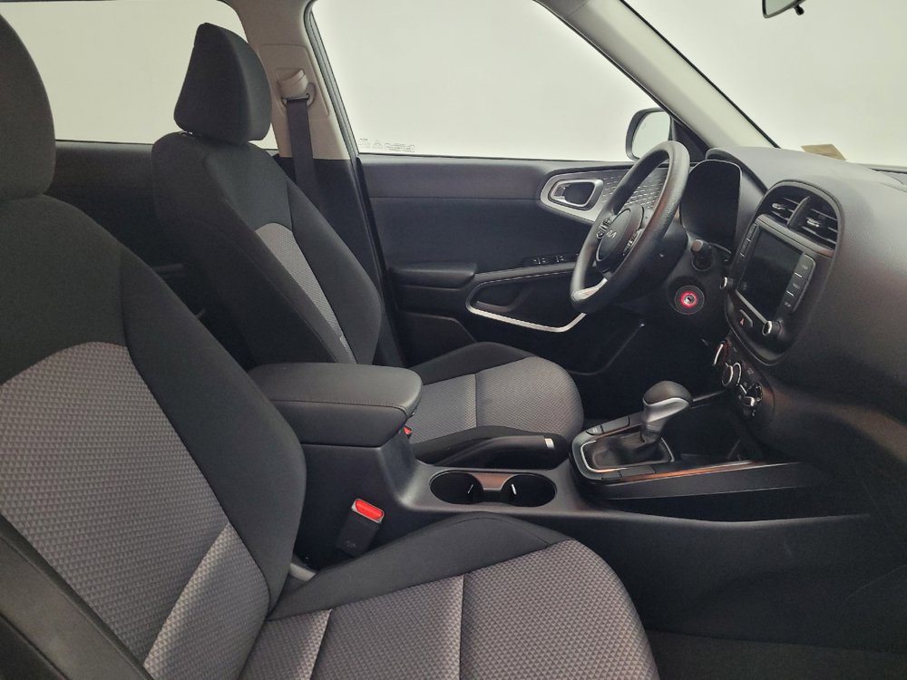 Used 2025 Kia Soul LX image 21