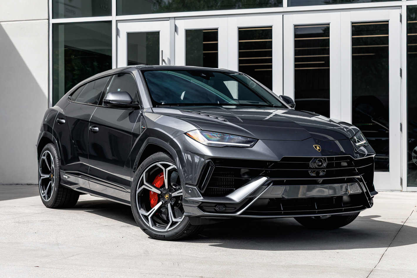 Used 2024 Lamborghini Urus S image 1