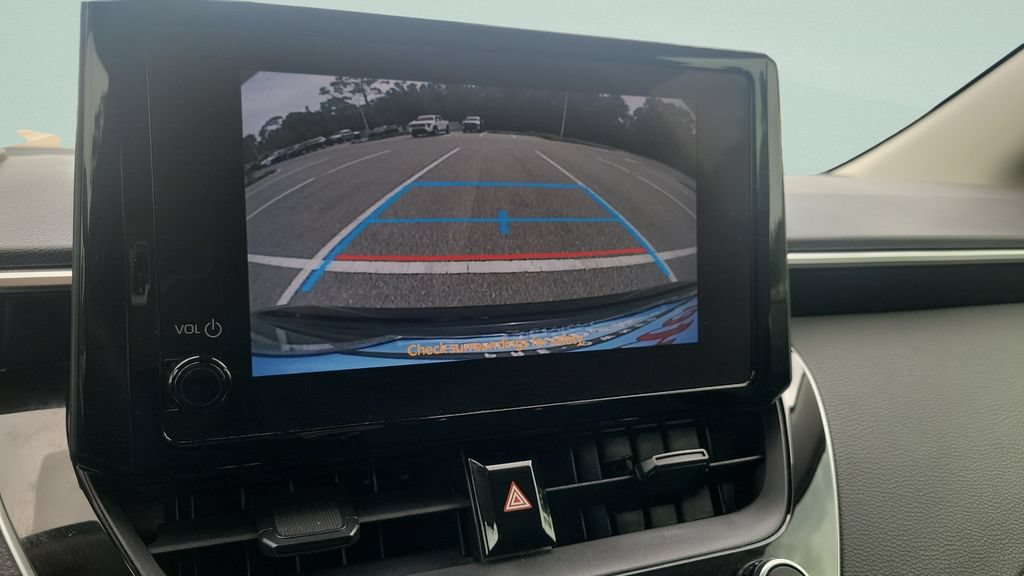 Used 2023 Toyota Corolla LE FWD image 17