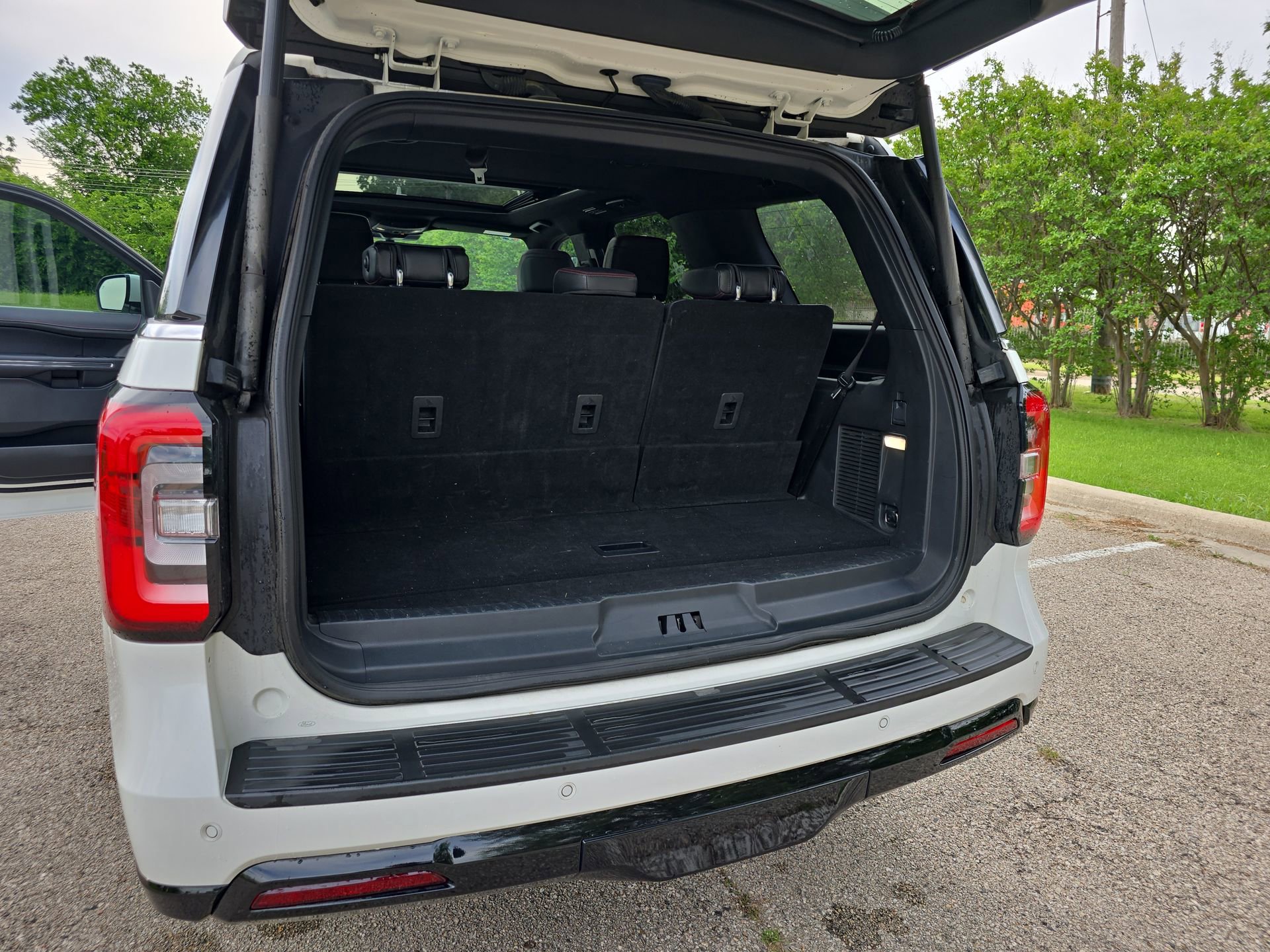 Certified 2023 Ford Expedition Limited image 24