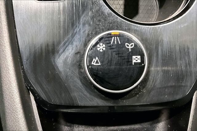 Used 2021 Nissan Rogue SV image 16