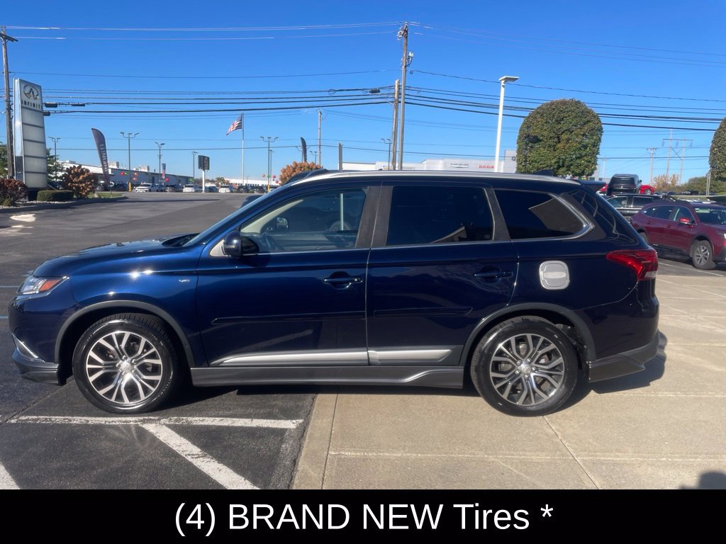 Used 2017 Mitsubishi Outlander GT AWD/4WD image 7