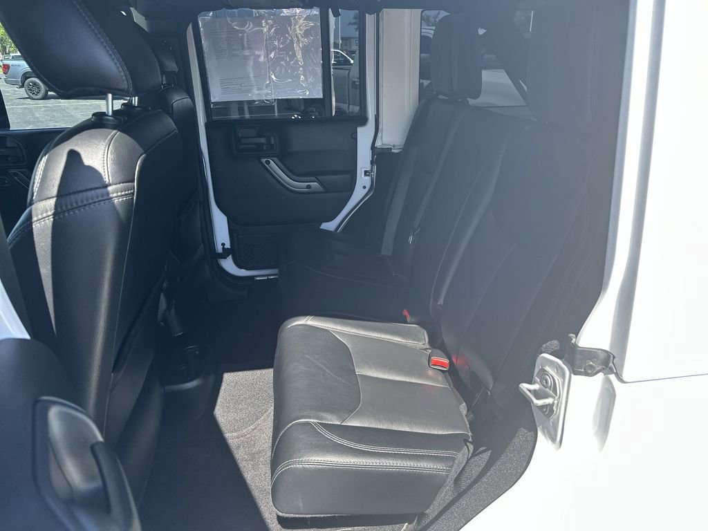 Used 2018 Jeep Wrangler Unlimited Sahara AWD/4WD image 22