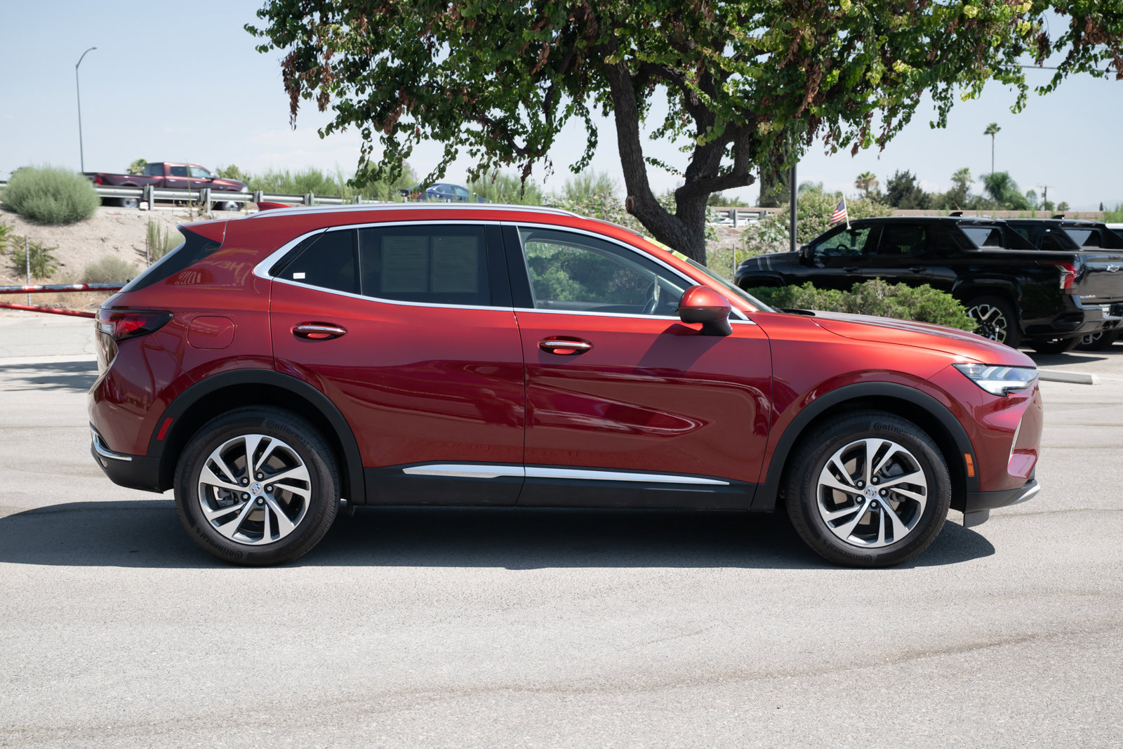 Used 2023 Buick Envision Essence image 3