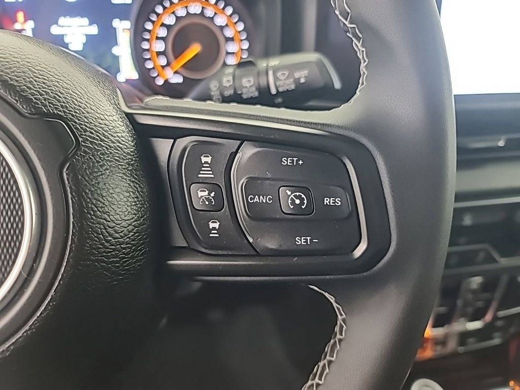 Used 2025 Jeep Wrangler Unlimited Rubicon AWD/4WD image 29
