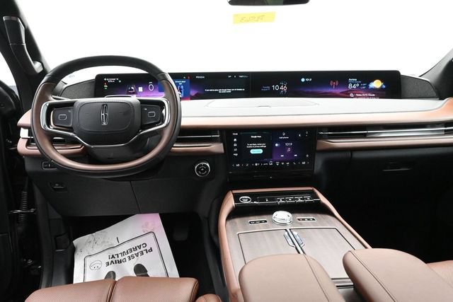 Certified 2025 Lincoln Navigator L Reserve AWD/4WD image 24