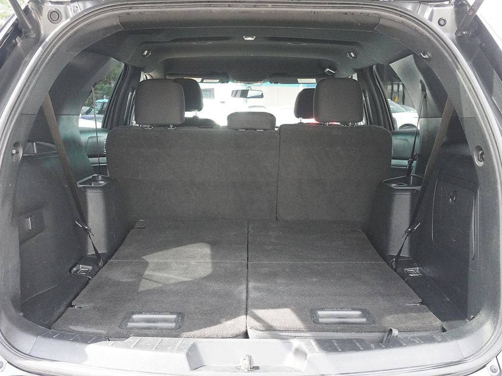 Used 2016 Ford Explorer XLT AWD/4WD image 16