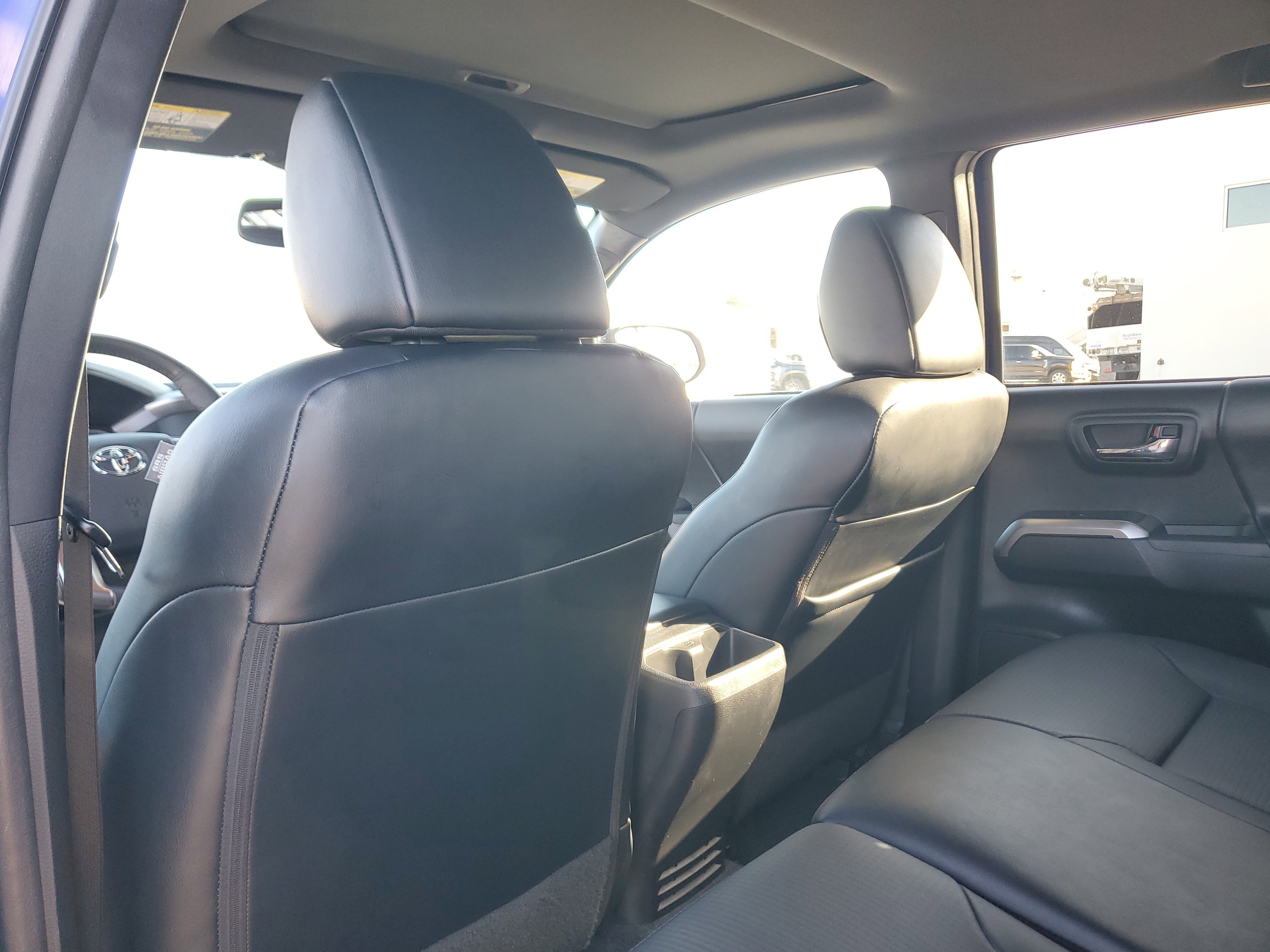 Used 2022 Toyota Tacoma Limited image 15