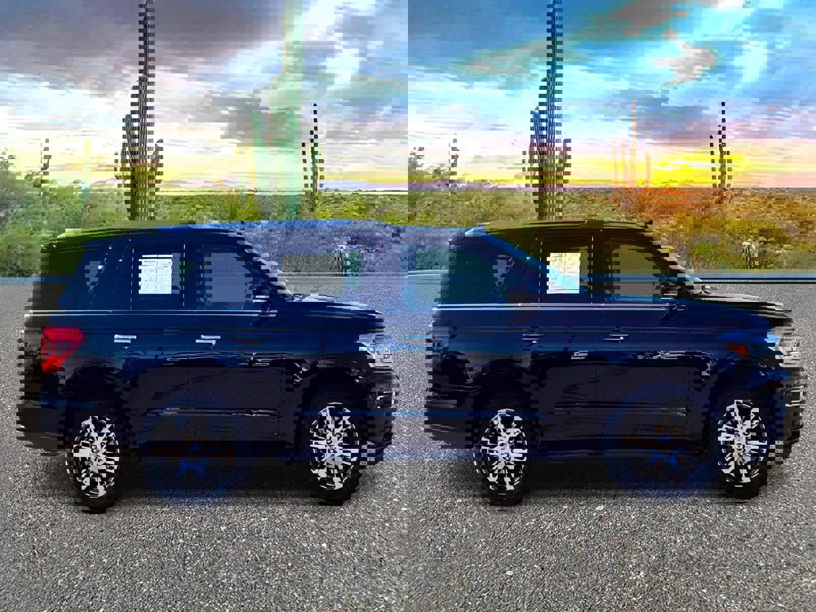 Used 2024 Ford Expedition Limited image 7