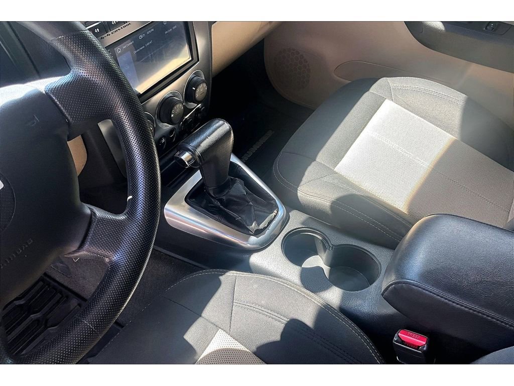 Used 2007 HUMMER H3 image 16