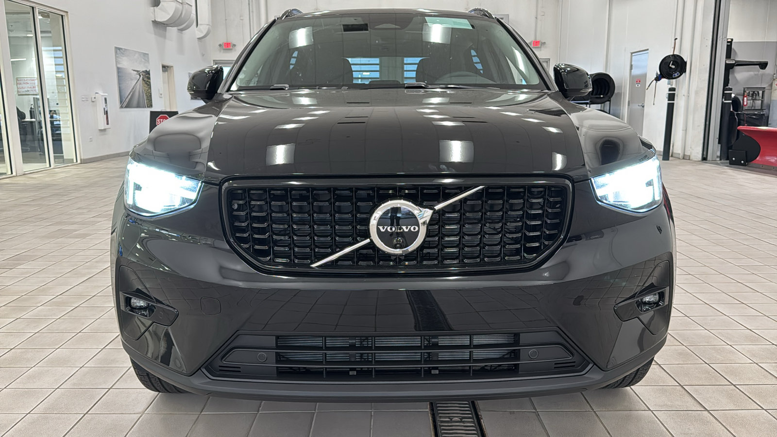 New 2026 Volvo XC40 B5 Ultra w/ Protection Package Premier AWD/4WD image 10