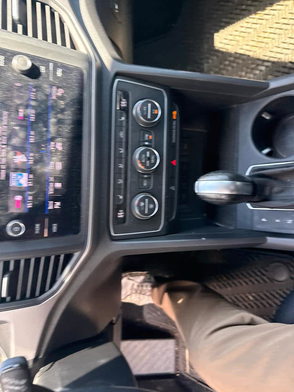 Used 2021 Volkswagen Atlas SE w/ Panoramic Sunroof Package image 14