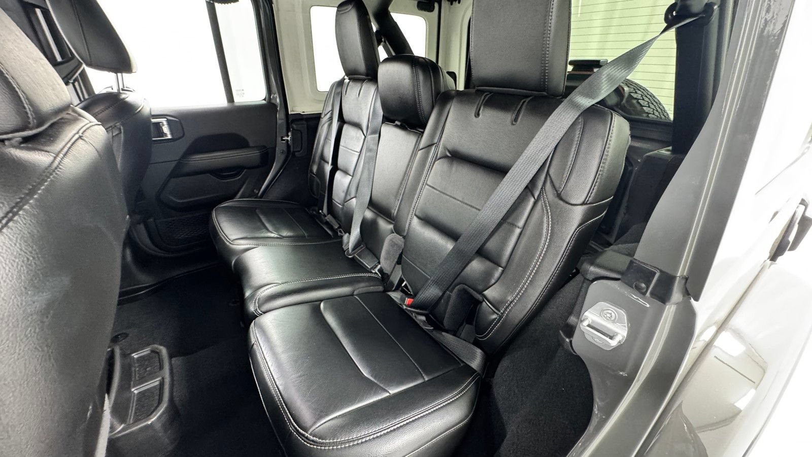 Used 2020 Jeep Wrangler Unlimited Sahara AWD/4WD image 12