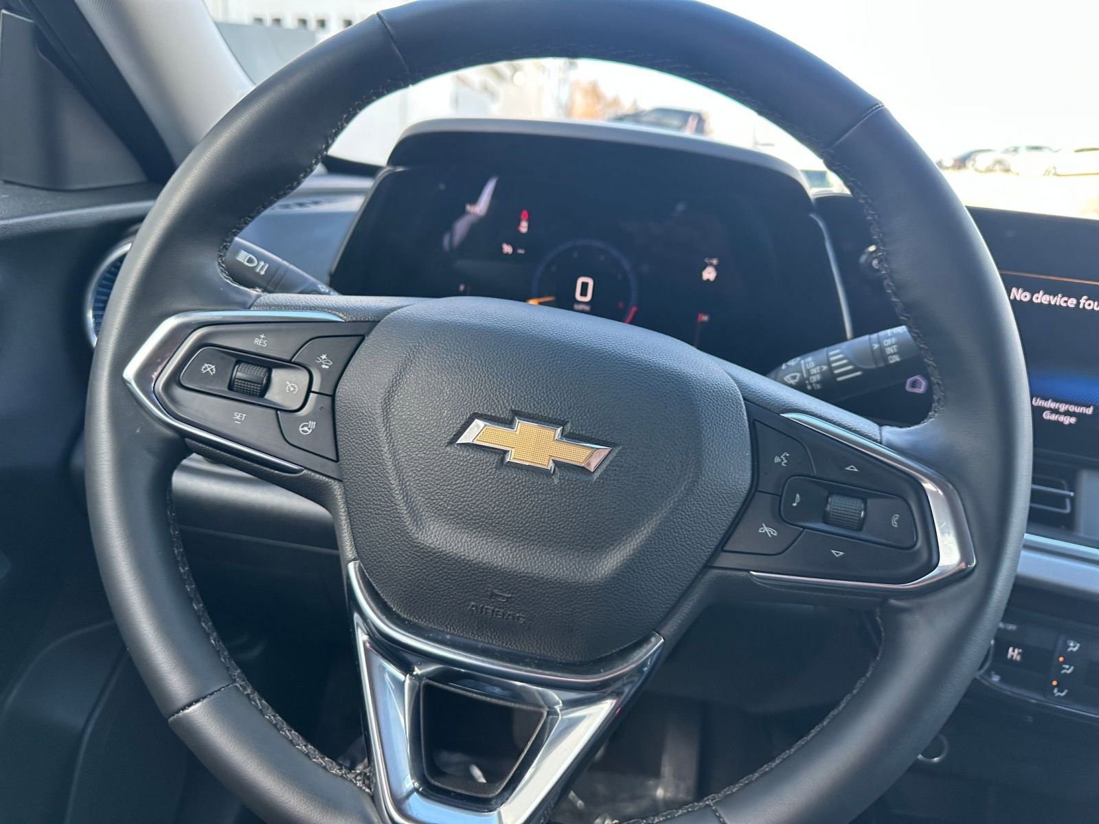 Used 2025 Chevrolet Trax LT w/ LT Convenience Package image 25