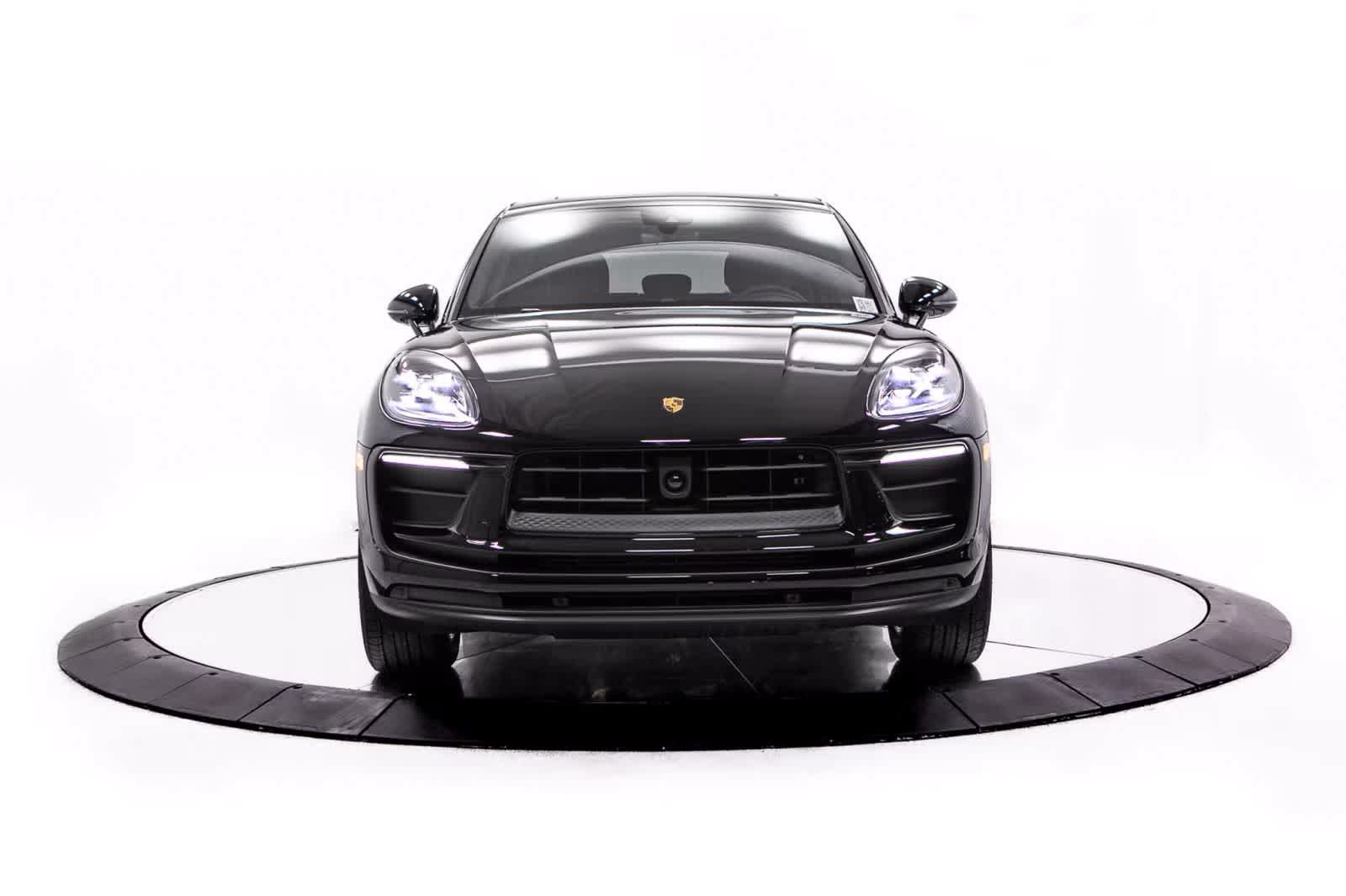 Used 2026 Porsche Macan AWD/4WD image 10