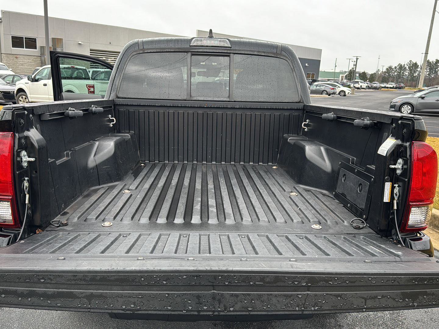Used 2021 Toyota Tacoma SR w/ SR Convenience Package image 27