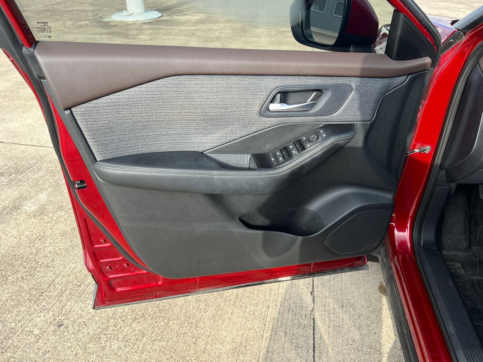 Used 2023 Nissan Rogue SV FWD image 20