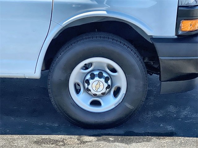 New 2025 Chevrolet Express 2500 Work Van image 32