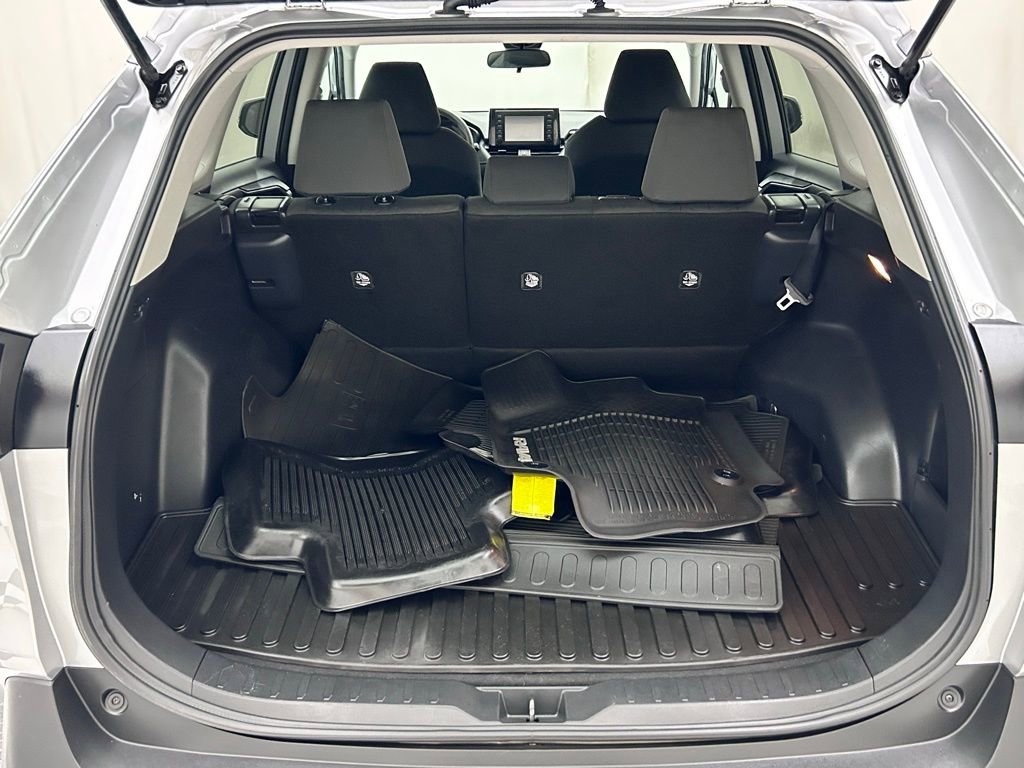 Used 2019 Toyota RAV4 XLE image 9