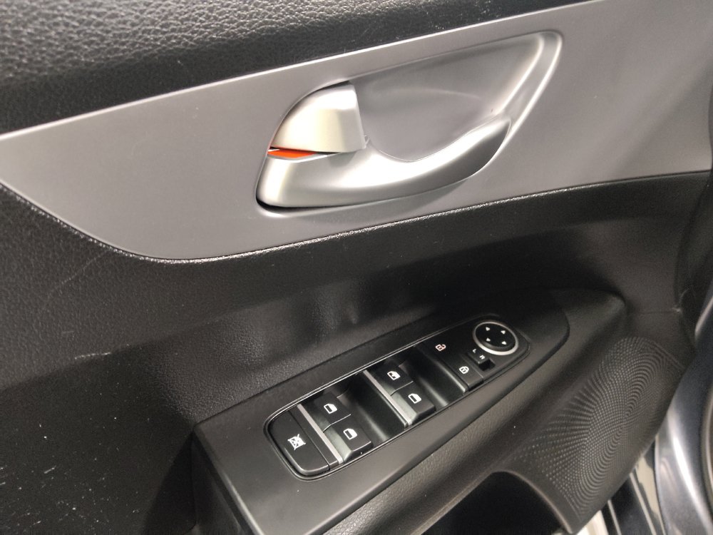 Used 2023 Kia Forte LXS w/ LXS Technology Package FWD image 27