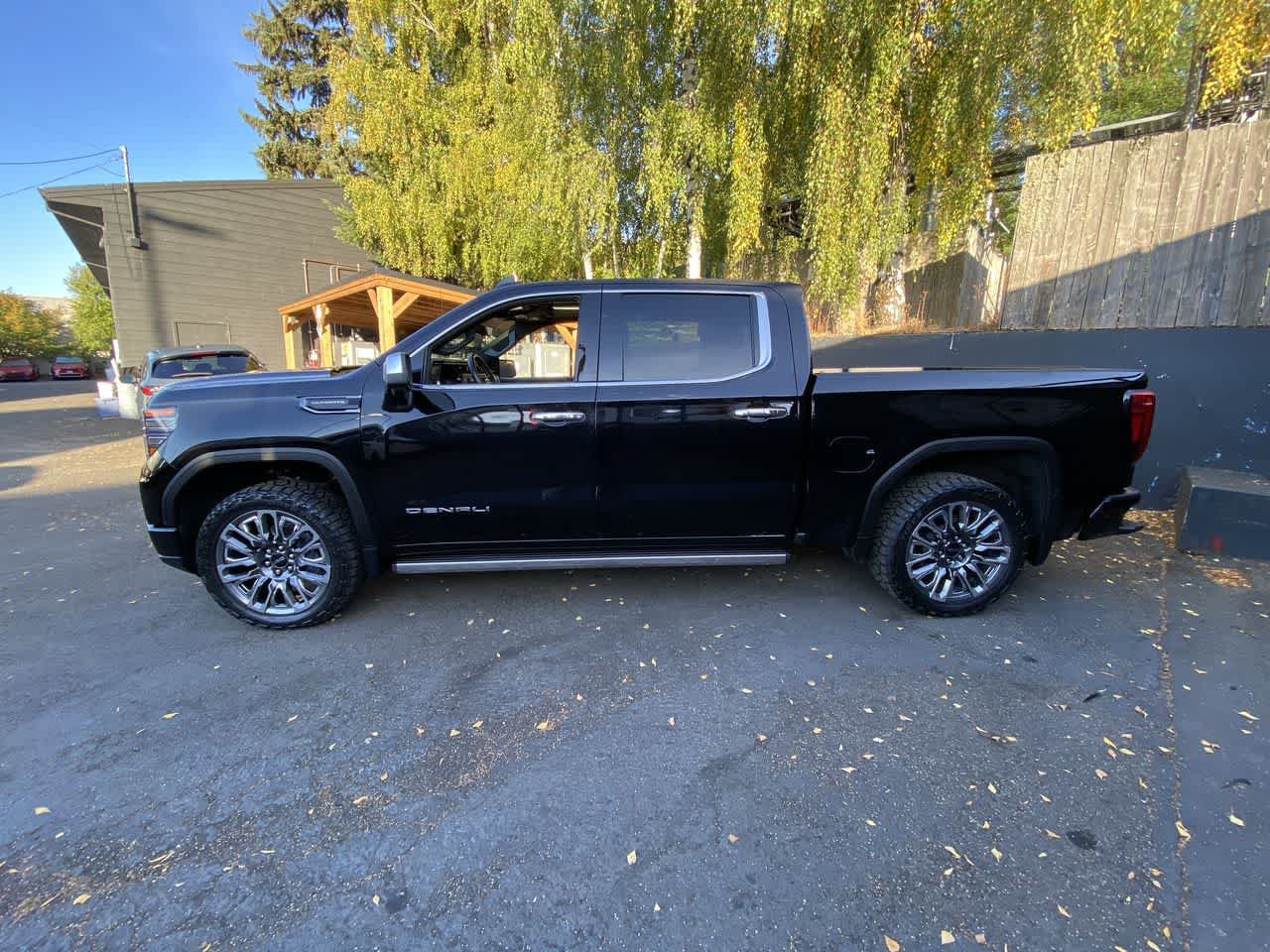Used 2023 GMC Sierra 1500 Denali Ultimate AWD/4WD image 3