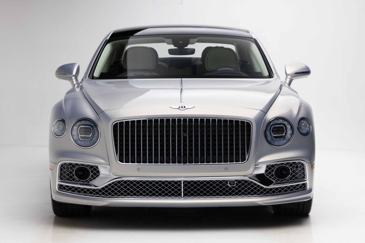 Used 2024 Bentley Flying Spur Azure AWD/4WD image 5