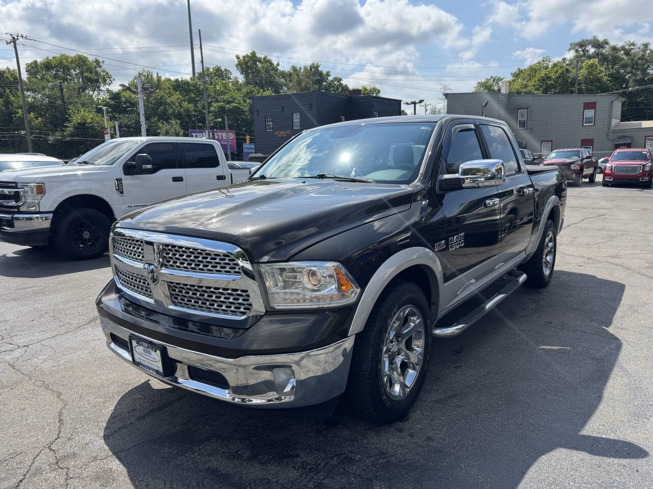 Used 2014 RAM 1500 Laramie w/ Convenience Group image 4