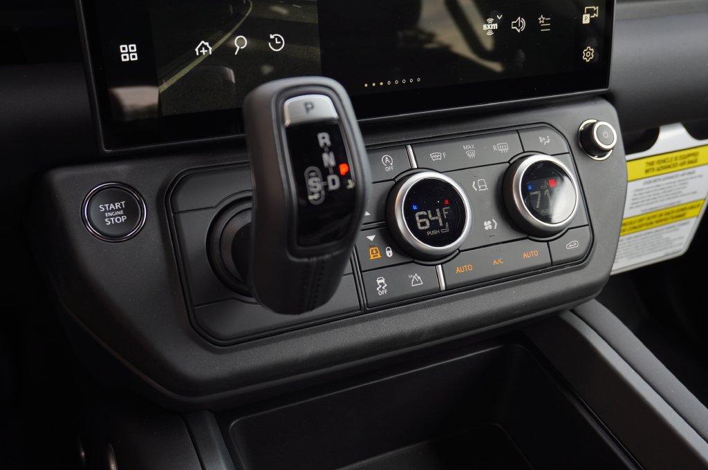 New 2026 Land Rover Defender 110 S AWD/4WD image 25