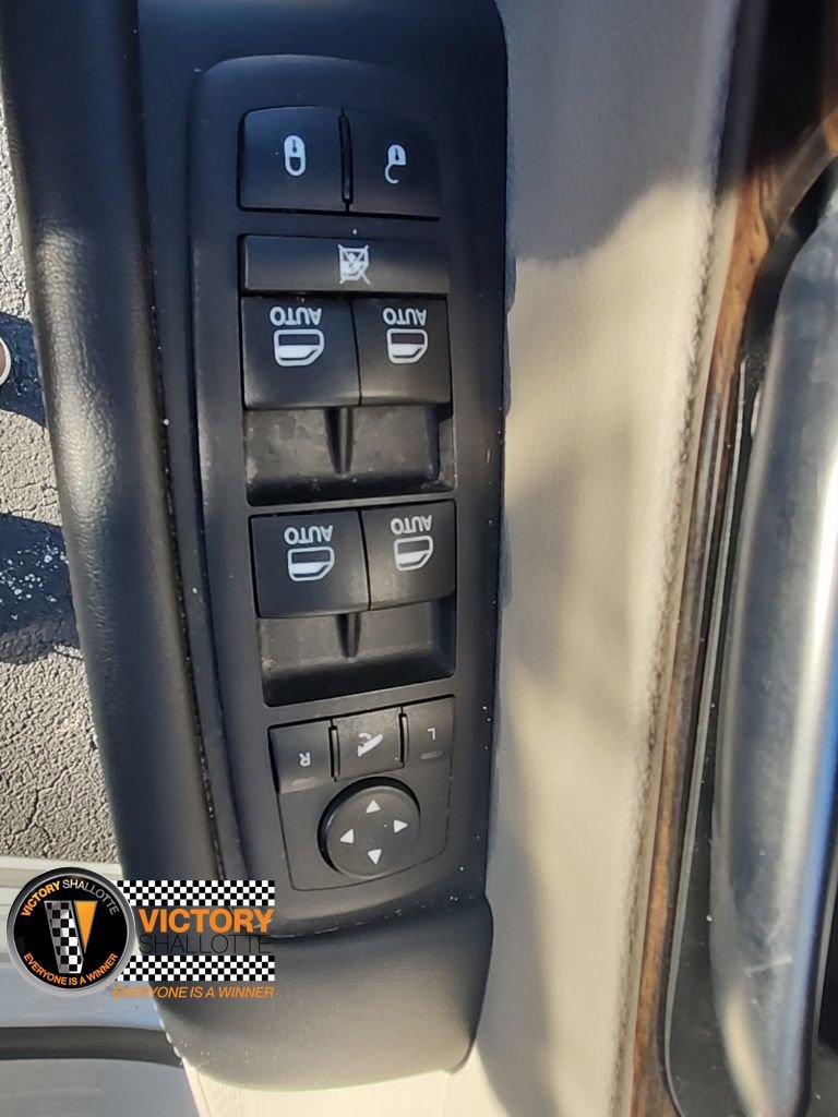 Certified 2023 Chrysler Pacifica Limited image 35