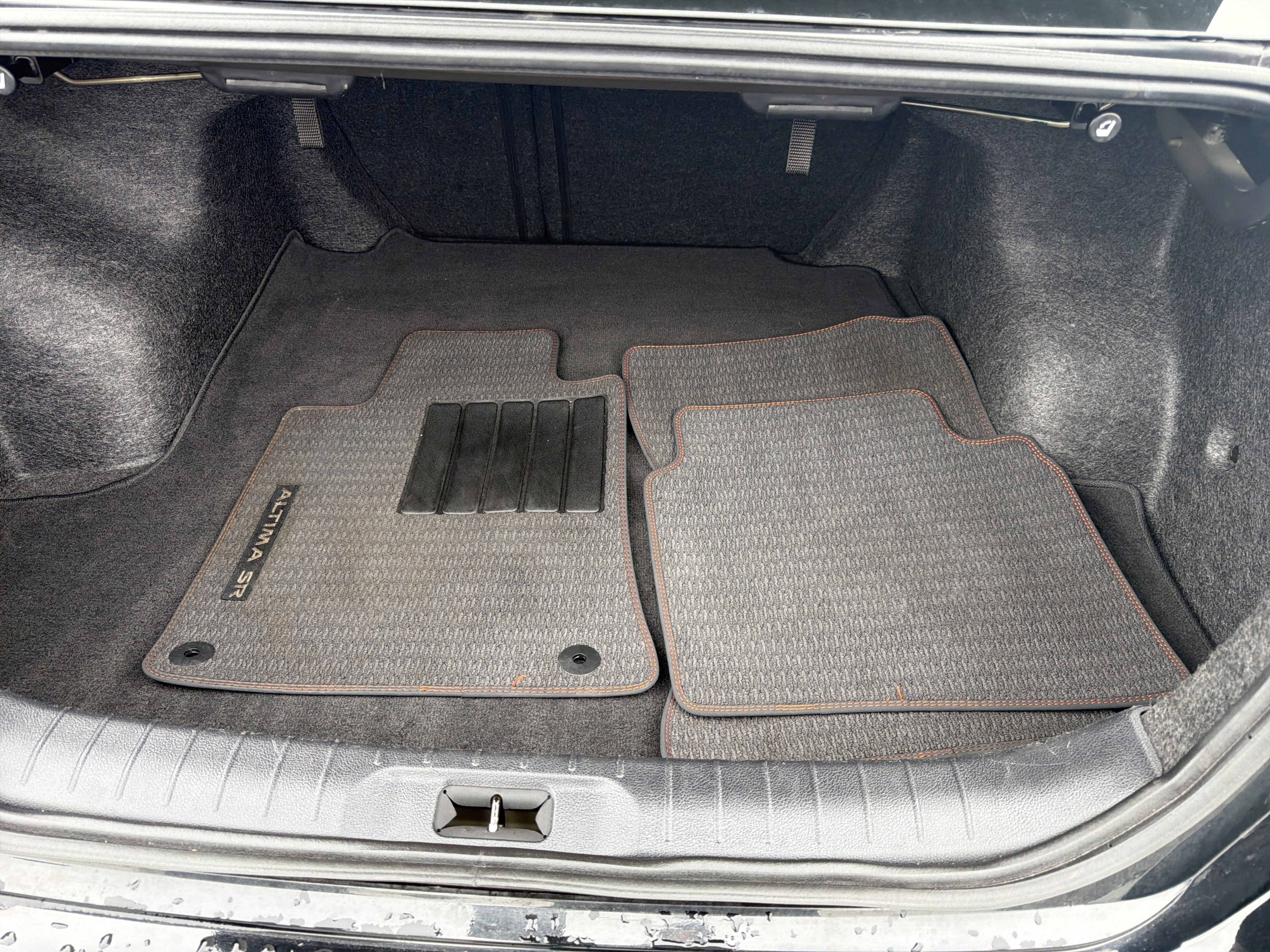 Used 2024 Nissan Altima 2.5 SR FWD image 5