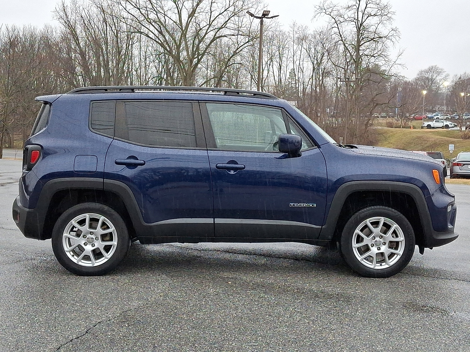 Used 2020 Jeep Renegade Latitude w/ Cold Weather Group image 8