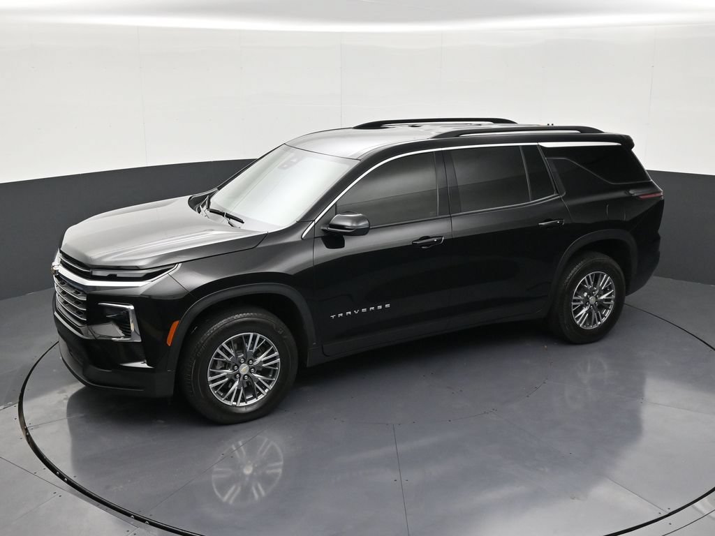 Used 2025 Chevrolet Traverse LT FWD image 12