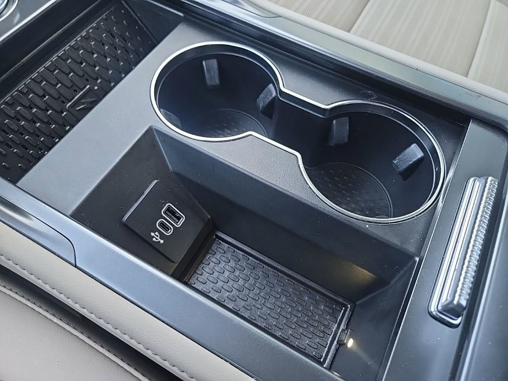 Used 2025 Lincoln Nautilus Reserve image 66