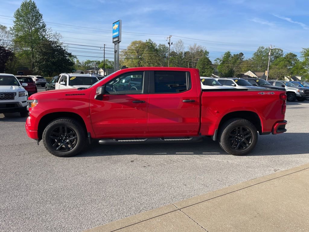 Used 2024 Chevrolet Silverado 1500 Custom w/ Turbomax Blackout Package image 5