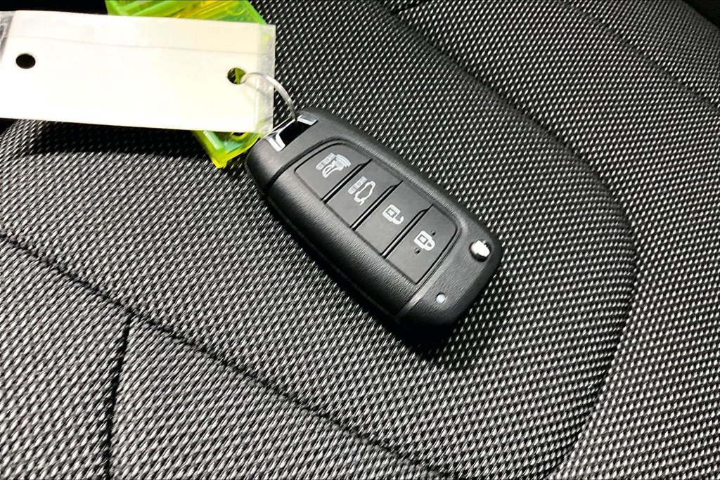 New 2026 Hyundai Elantra SE FWD image 21