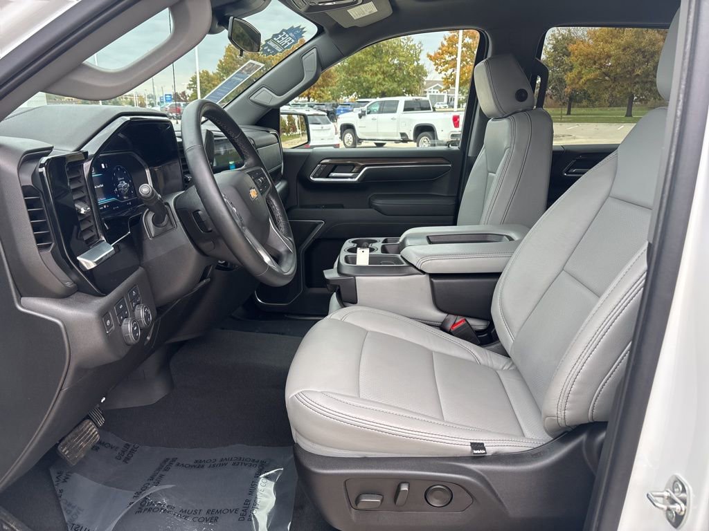 Used 2023 Chevrolet Silverado 1500 LT image 14