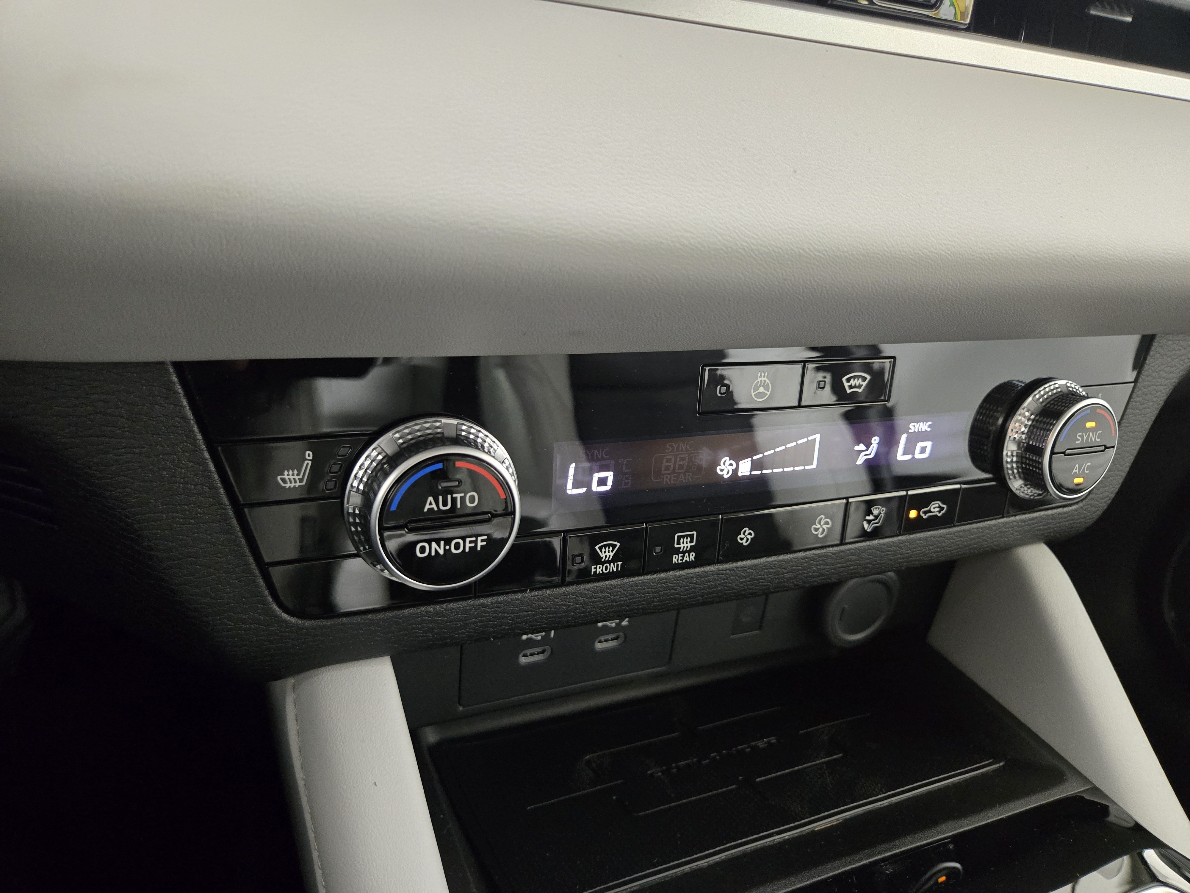New 2026 Mitsubishi Outlander SE AWD/4WD image 25
