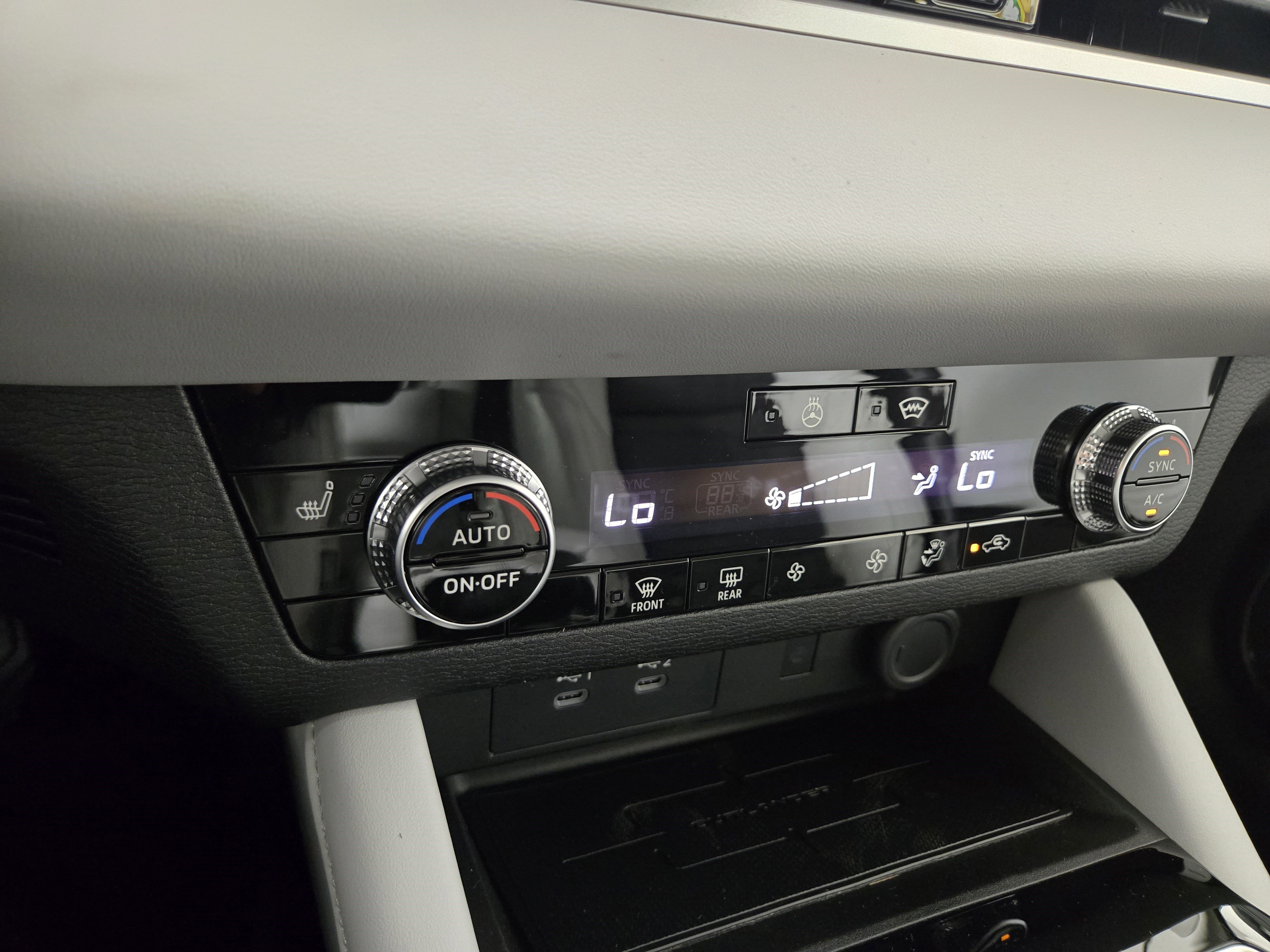 New 2026 Mitsubishi Outlander SE AWD/4WD image 25
