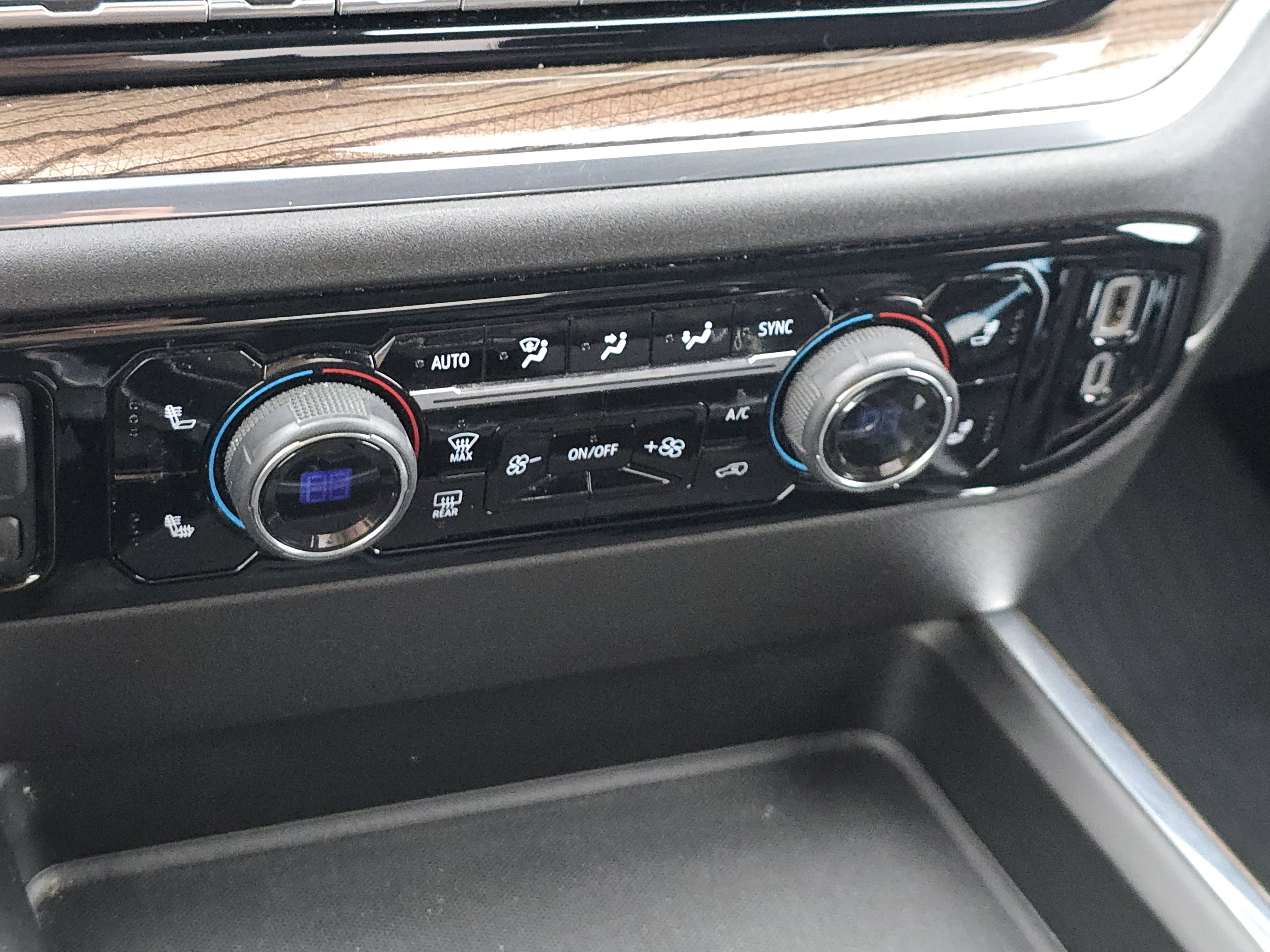 Used 2024 Chevrolet Silverado 3500 LT w/ Convenience Package image 19