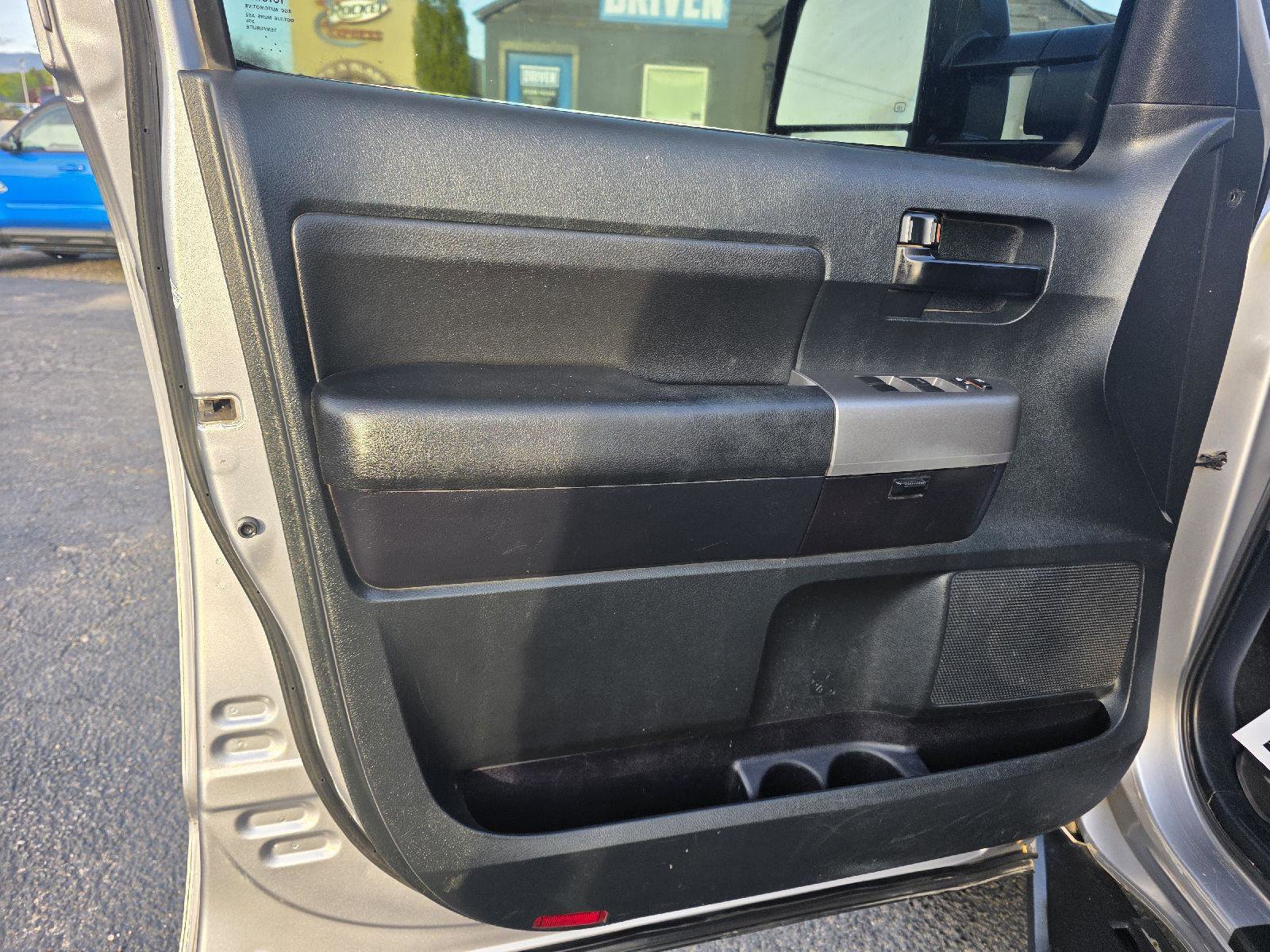 Used 2012 Toyota Tundra SR5 AWD/4WD image 9
