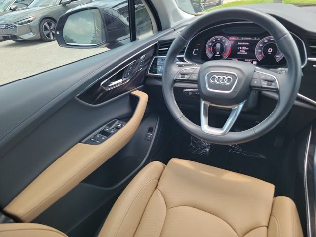 Certified 2025 Audi Q7 3.0T Prestige AWD/4WD image 13